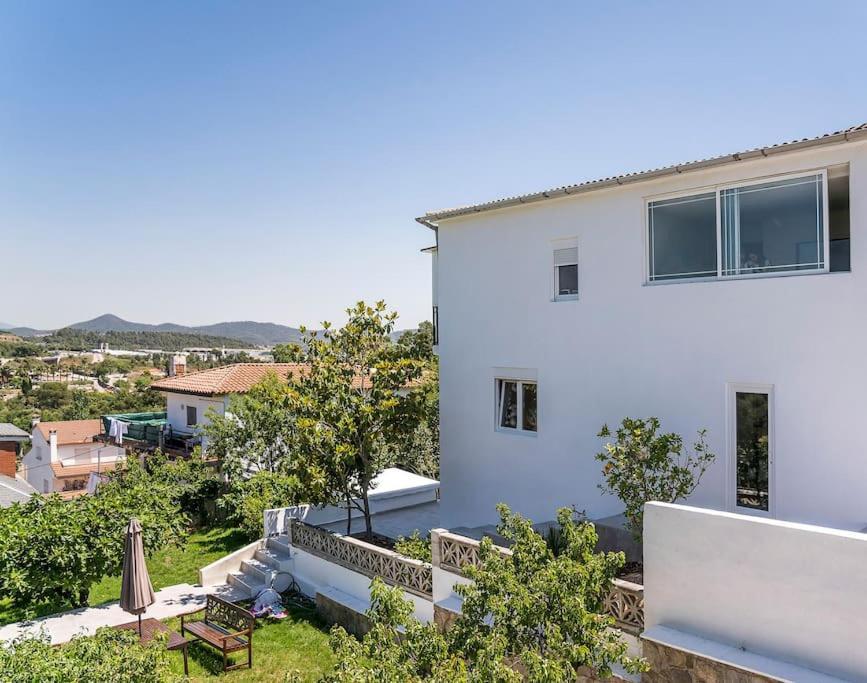 Villa 20 Min From Bcn- Charming House W/ Pool & Bbq Area Cervelló Exterior foto
